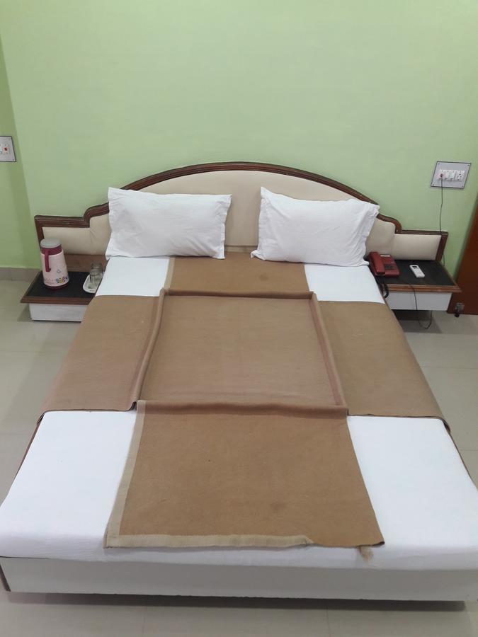 Hotel Sahara Palace 普杰 外观 照片